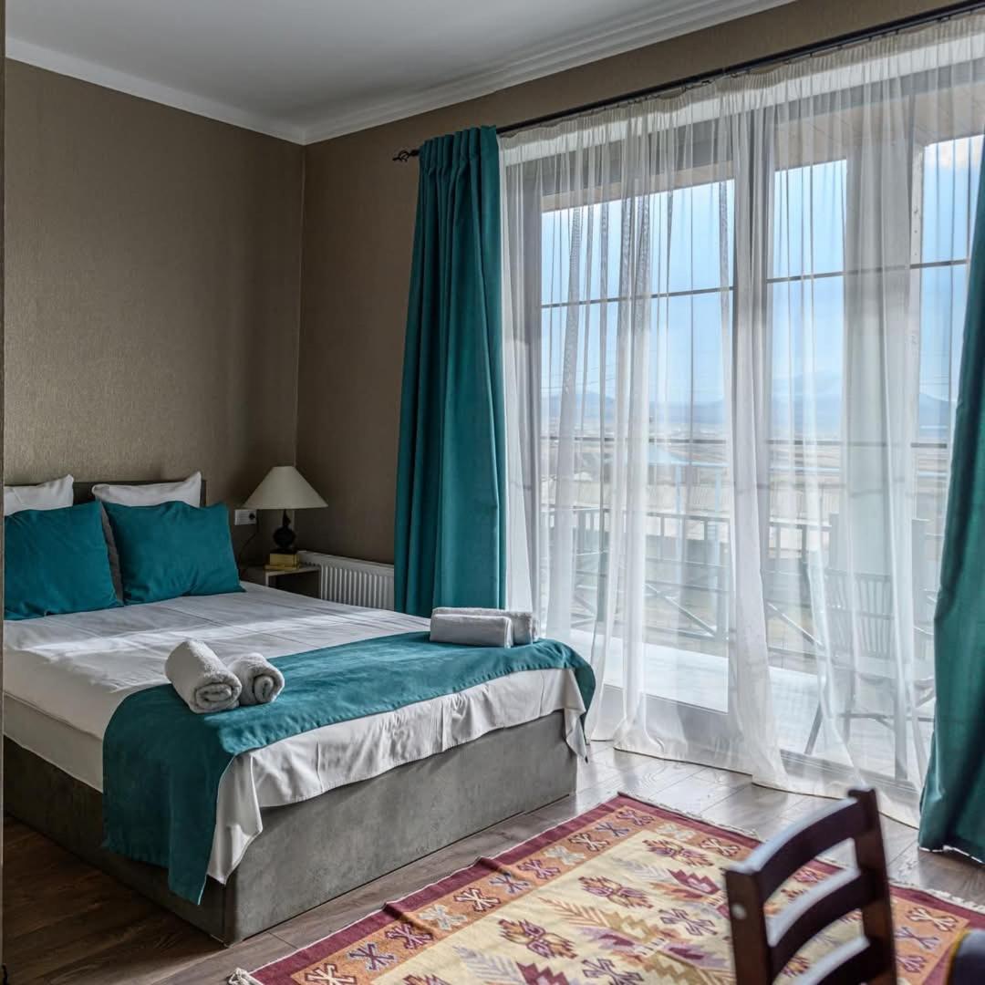 Tsaghkunk Chef House Hotel & Restaurant Sevan Exterior photo